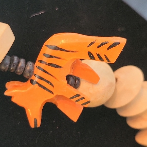 Vintage Wooden Tiger Necklace - Picture 3 of 7